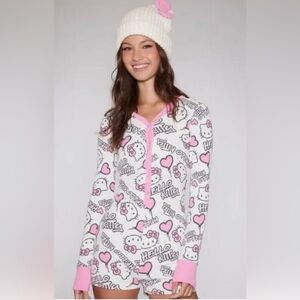 NWOT Hello Kitty Pajama Romper Heart Adult Medium Forever 21 NWT 2023